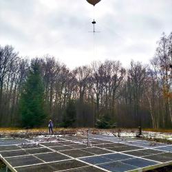 Verankerde weerballon boven de BRAMS-zender in Dourbes 