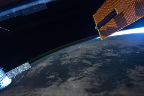 Etoile filante depuis l'espace l’essaim de météores des Perséides